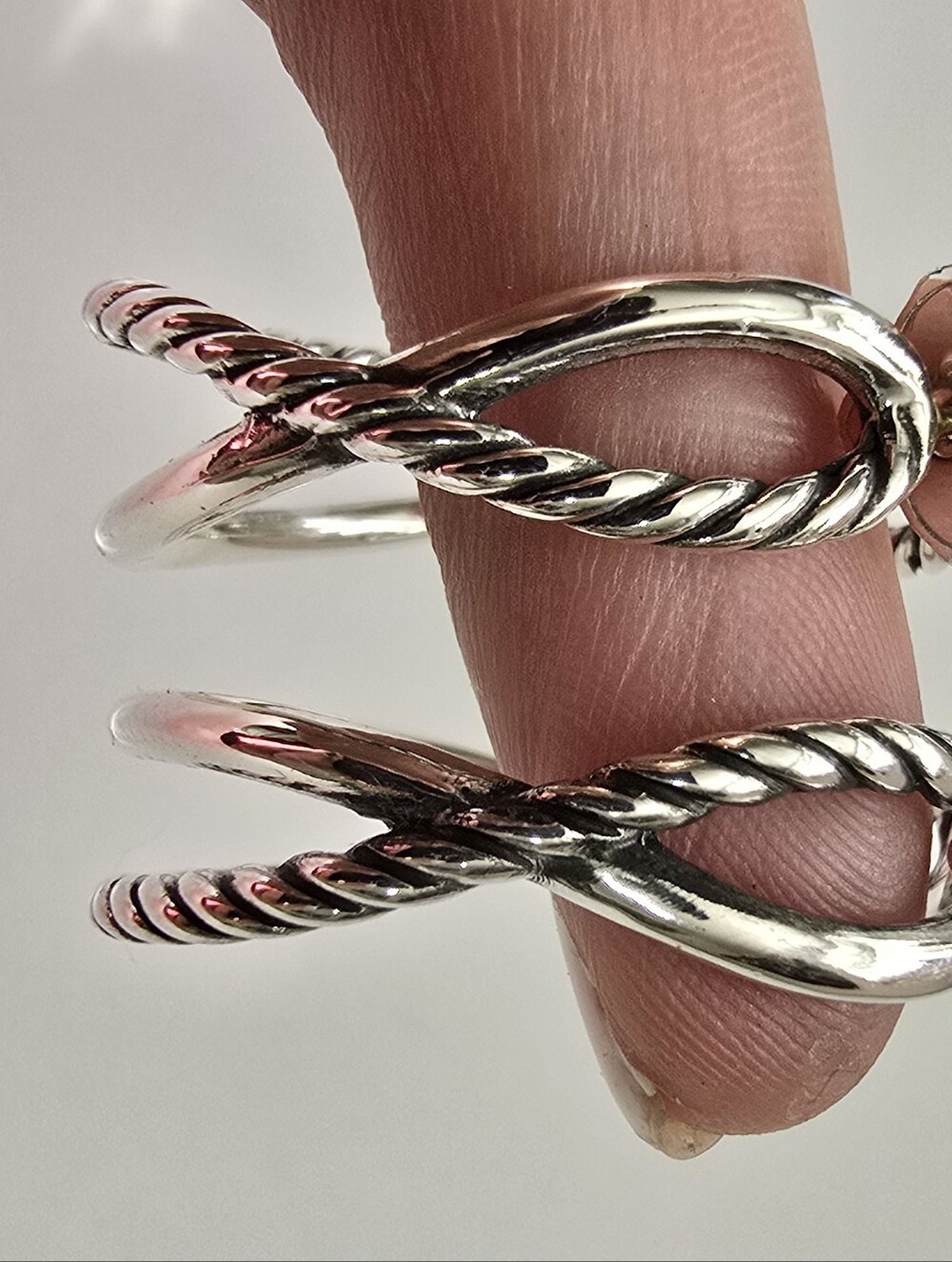 David Yurman Crossover Hoop Earrings - Silver 925